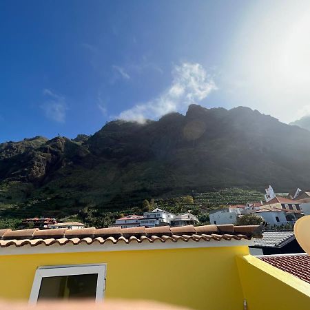 The Yellow House Paúl do Mar Kültér fotó